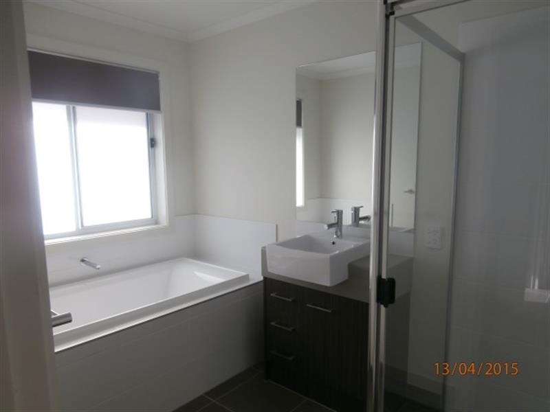 40 Denham Cct, Pimpama QLD 4209