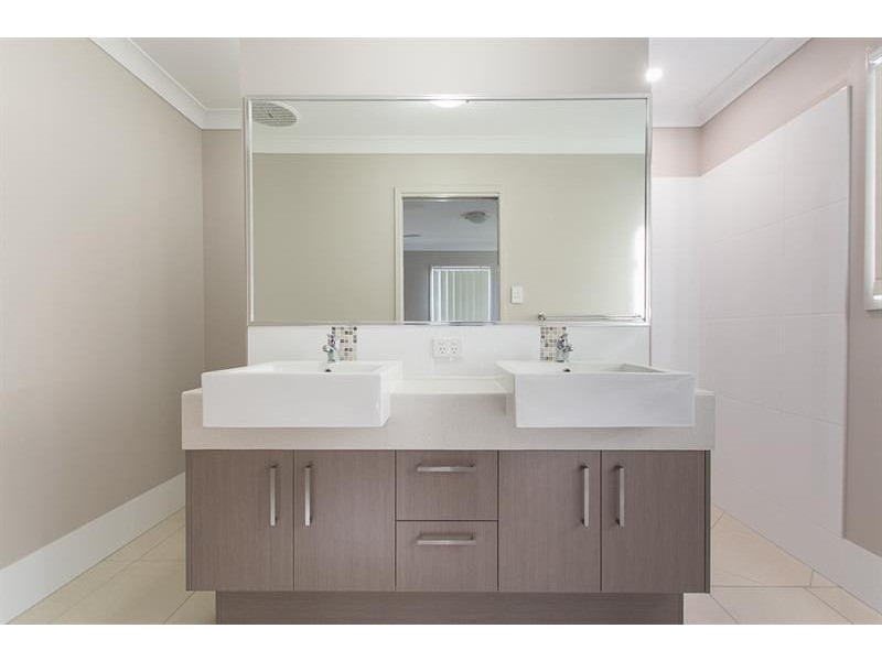 31 Nottinghill Rd, Murrumba Downs QLD 4503