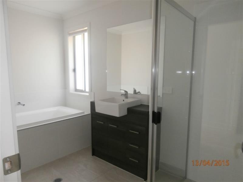 73 Deepak  Dr, Willow Vale QLD 4209