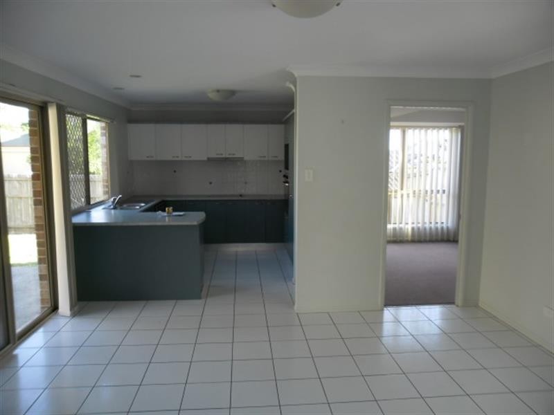 18 Burkett Cres, Victoria Point QLD 4165
