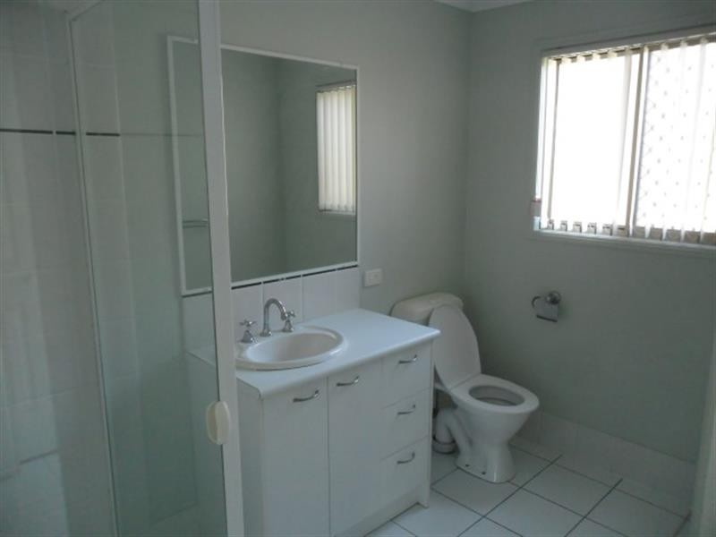 18 Burkett Cres, Victoria Point QLD 4165