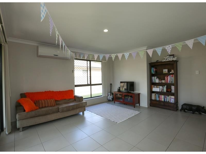 87 Cardena Dr, Augustine Heights QLD 4300