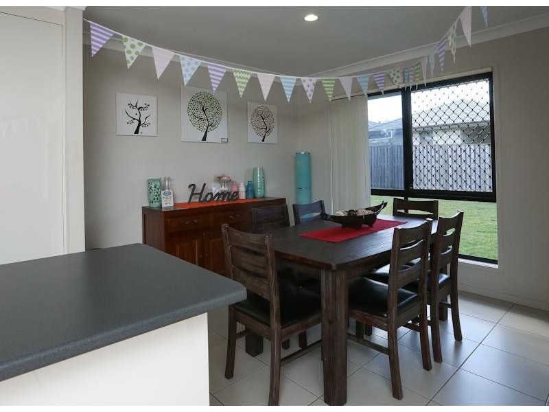 87 Cardena Dr, Augustine Heights QLD 4300