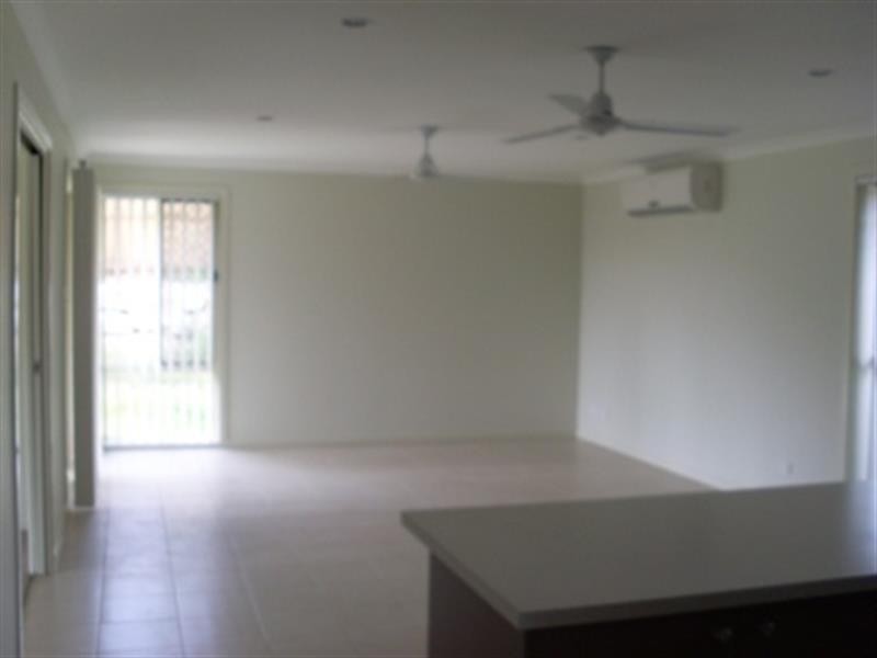 40 Wyndham Cct, Holmview QLD 4207