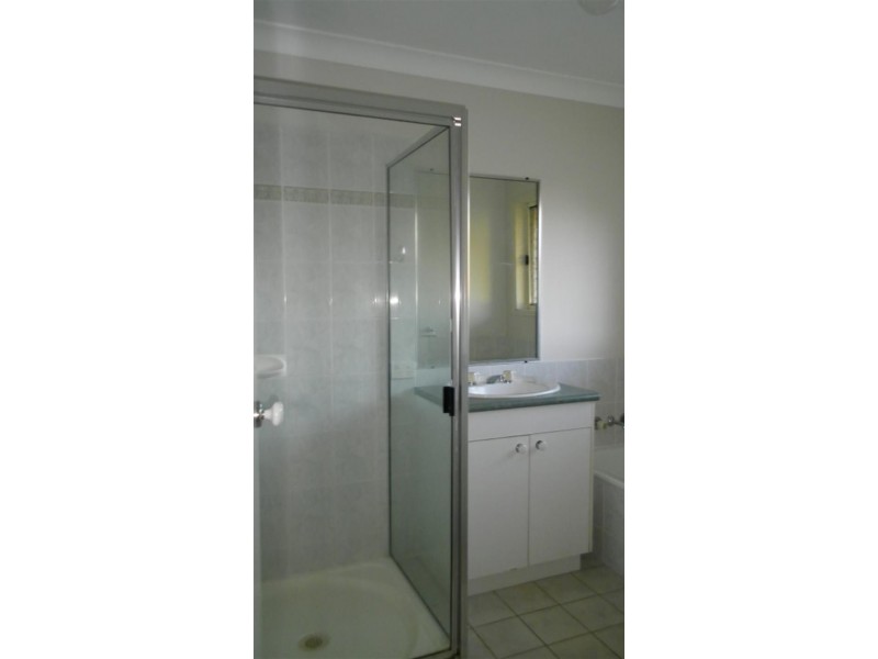 4 Burnier Ct, Shailer Park QLD 4128
