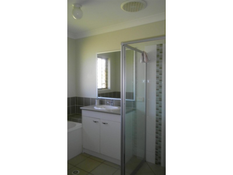 14 Brodie Ct, Hillcrest QLD 4118