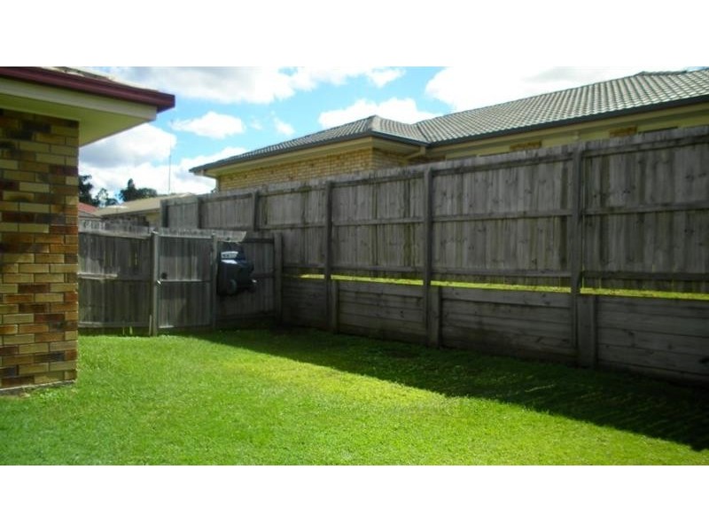 14 Brodie Ct, Hillcrest QLD 4118