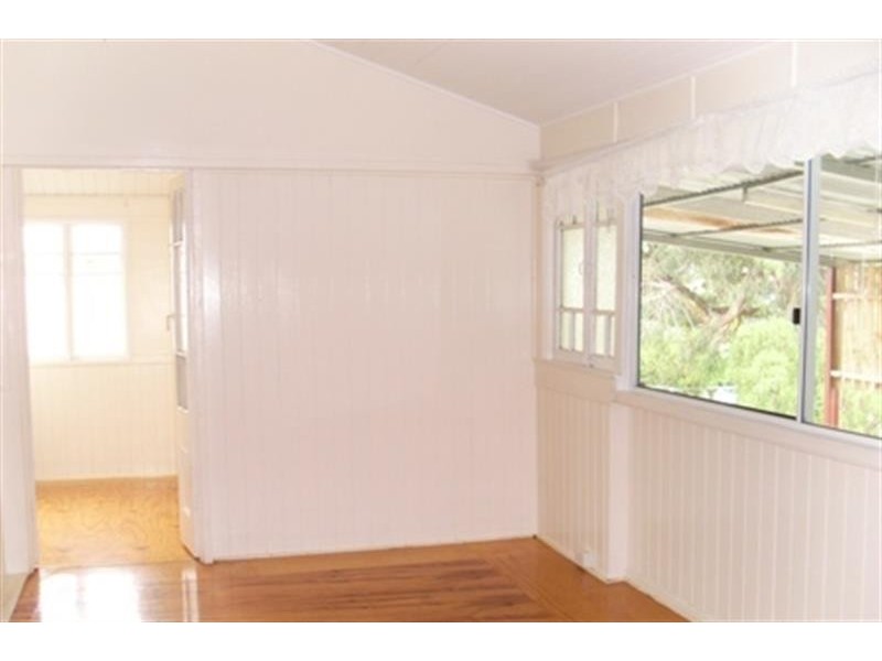32 Rossiter St, Morningside QLD 4170