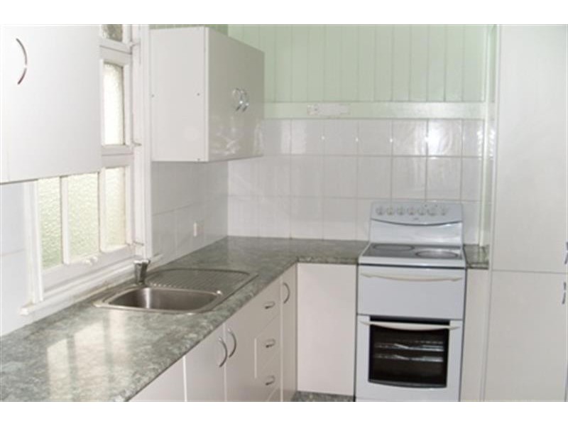 32 Rossiter St, Morningside QLD 4170