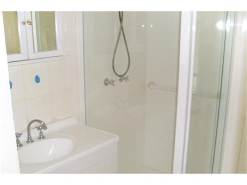 32 Rossiter St, Morningside QLD 4170