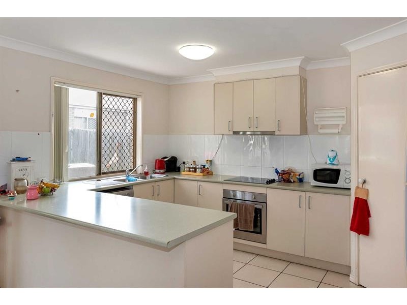 1 Hubner Dr, Rothwell QLD 4022