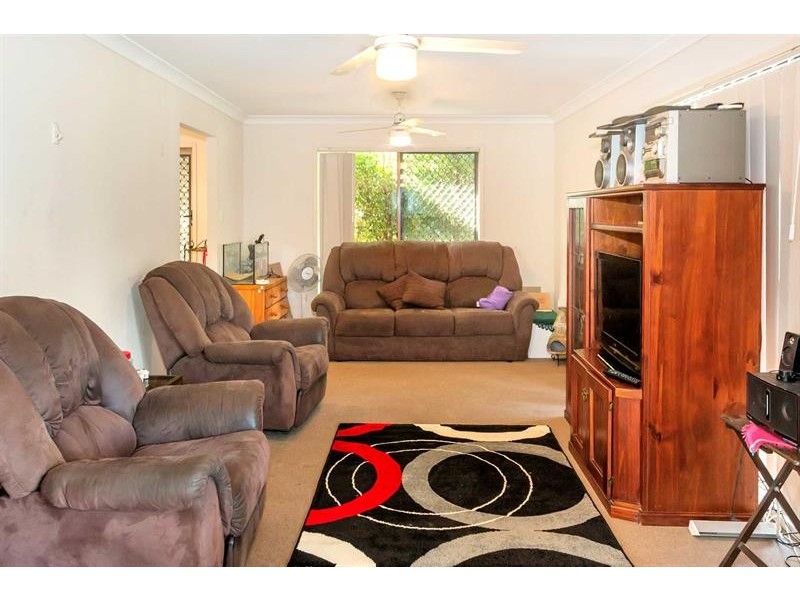 1 Hubner Dr, Rothwell QLD 4022