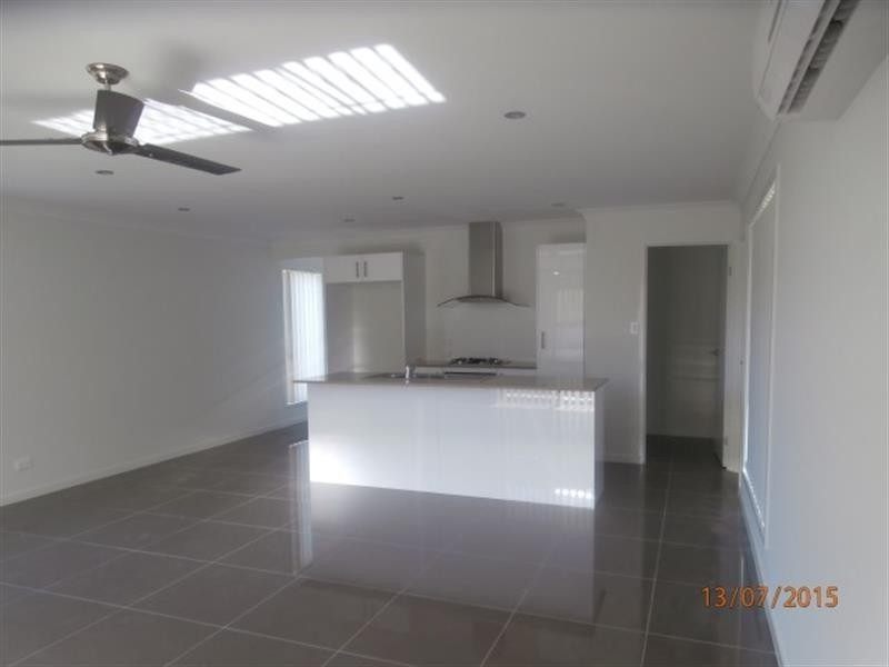 58 Edgeware Rd, Pimpama QLD 4209