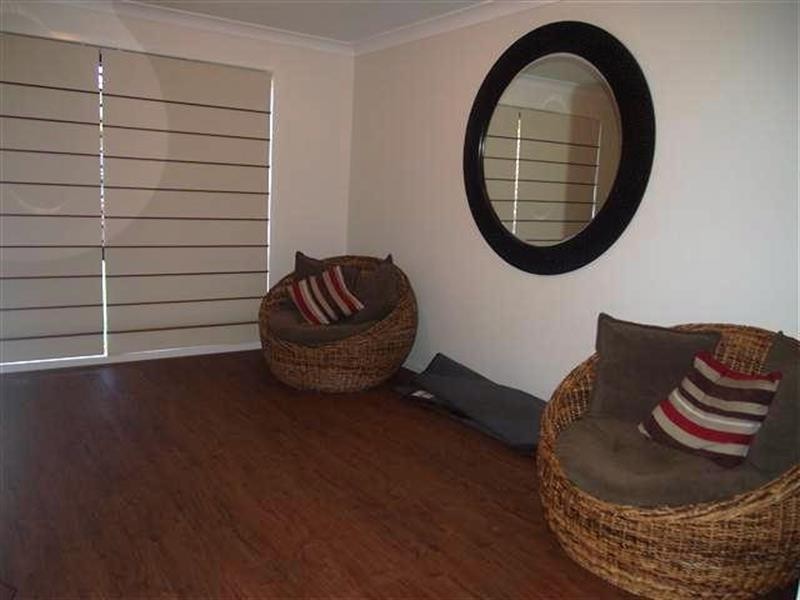 4 Bridgewater Cl, Drewvale QLD 4116