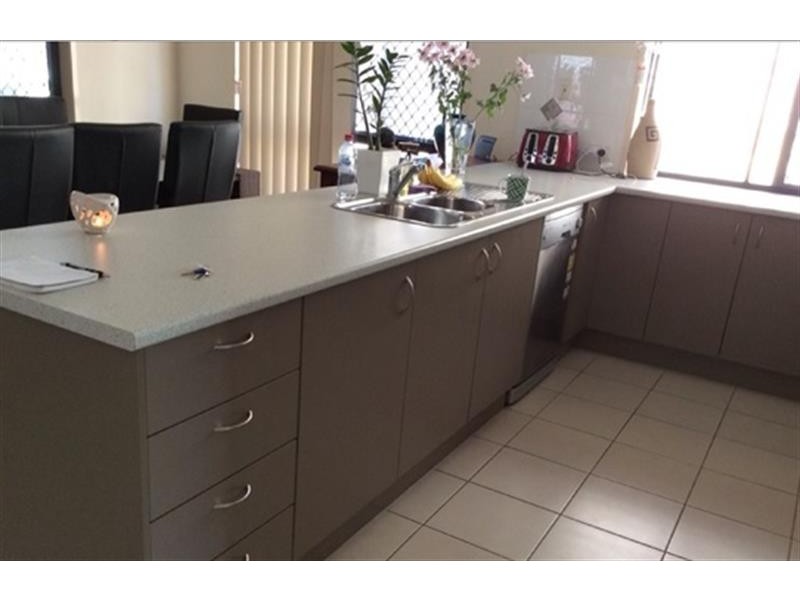 6 Vanessa Cl, Richlands QLD 4077
