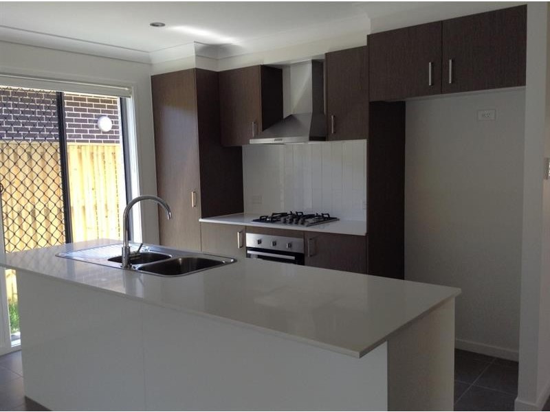 6 Zamma St, Augustine Heights QLD 4300