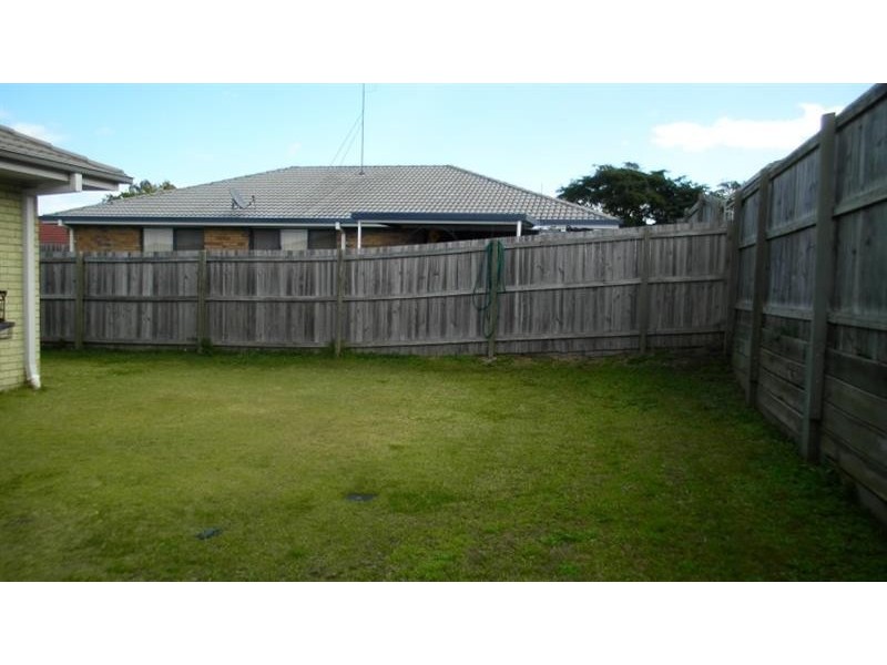 7 Brodie Ct, Hillcrest QLD 4118