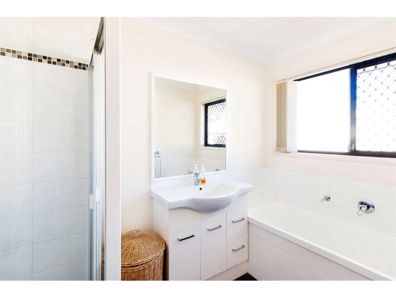 13 Emily Pl, Sumner QLD 4074