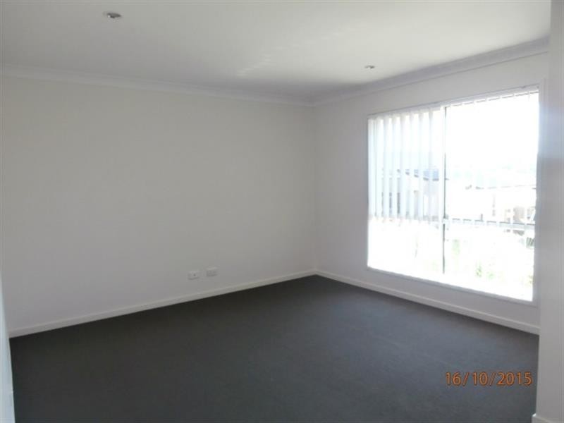4 Maidstone Lane, Pimpama QLD 4209