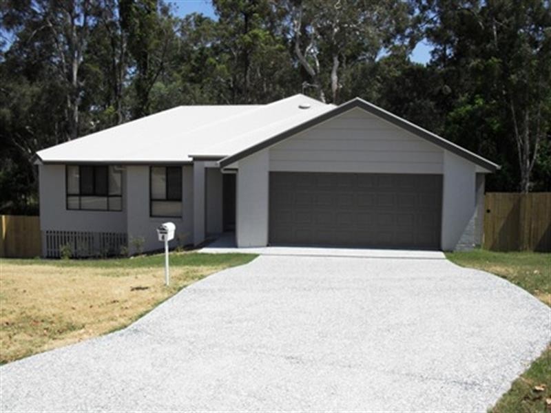 4 Harriet Lane, Oxenford QLD 4210