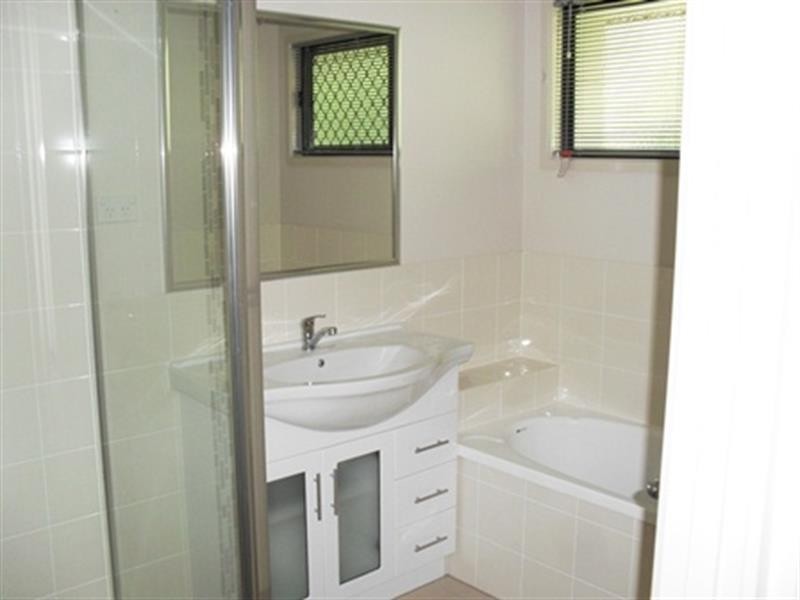 4 Harriet Lane, Oxenford QLD 4210