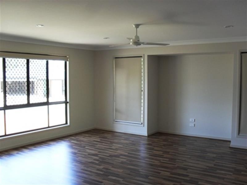 4 Harriet Lane, Oxenford QLD 4210