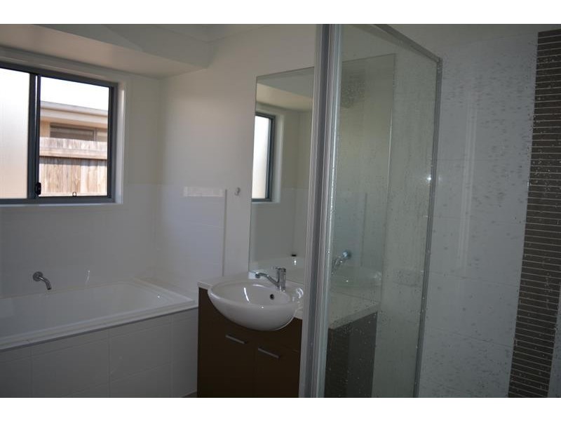 34 Brookside Cct, Ormeau QLD 4208