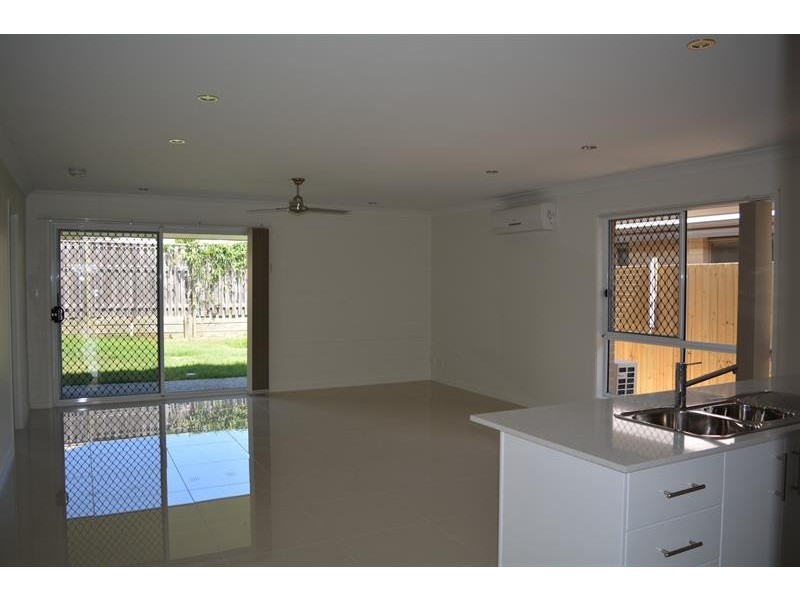 68 Bella Bvd, Willow Vale QLD 4209