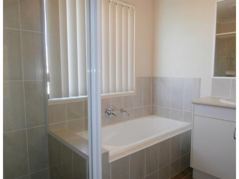 32 Coman St, Rothwell QLD 4022