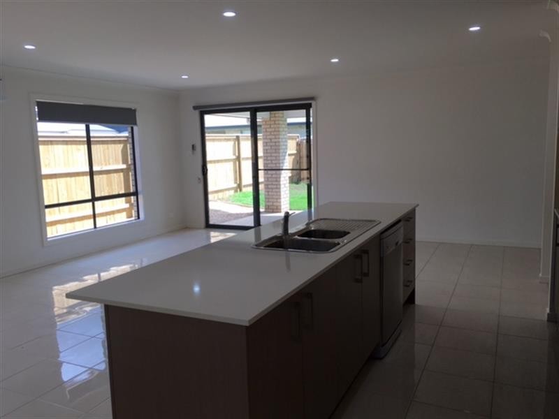 14 Lowthers  St, Yarrabilba QLD 4207