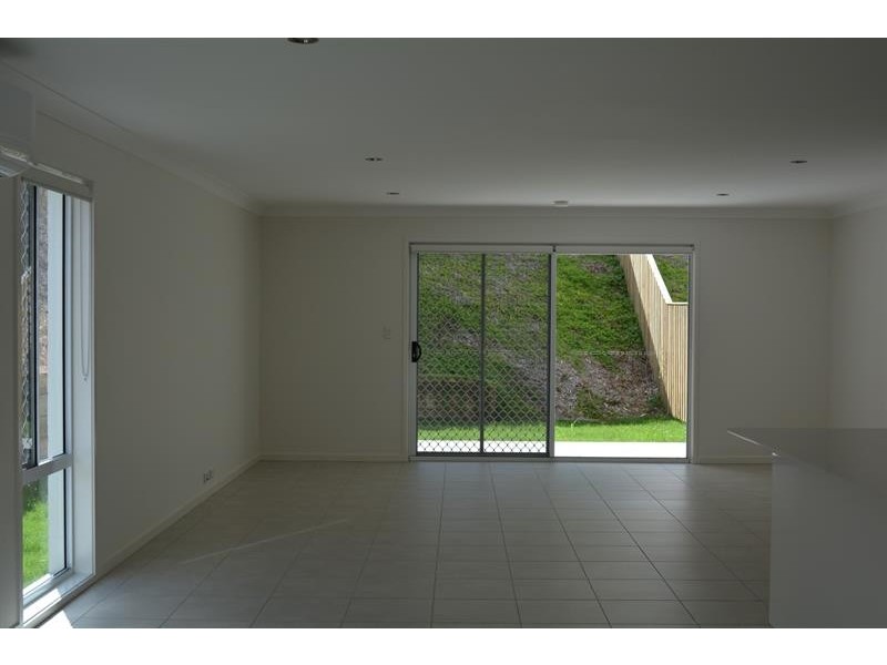 2A Tian Cres, Upper Coomera QLD 4209