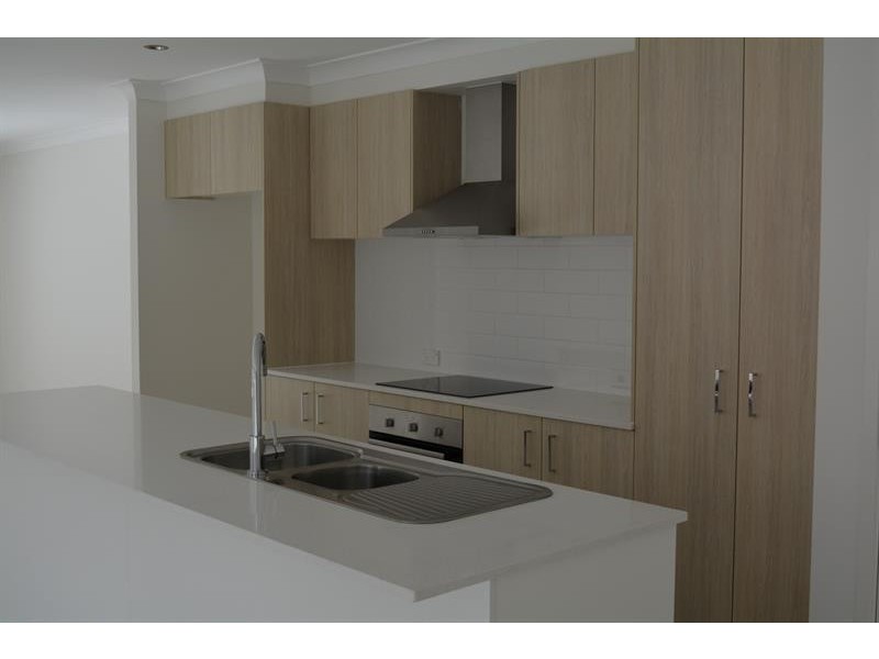2A Tian Cres, Upper Coomera QLD 4209