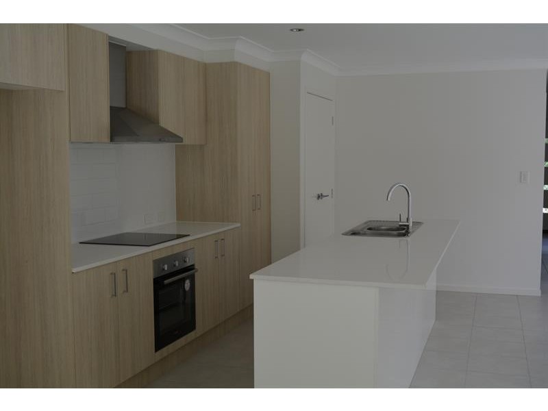 2A Tian Cres, Upper Coomera QLD 4209