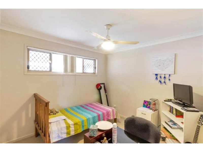 17 Roach  Cres, Redbank Plains QLD 4301