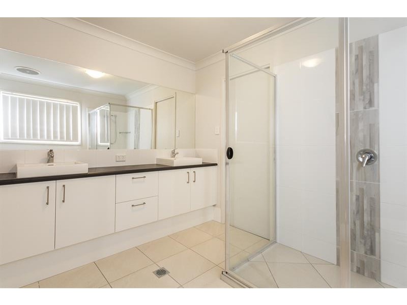 6a Sunnybrook St, Brighton QLD 4017