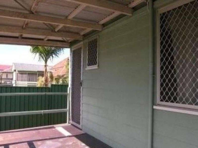 31 McCurley St, Wynnum QLD 4178