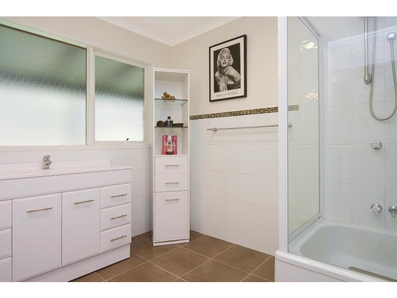 2-4 Chalmers Ct, Jimboomba QLD 4280