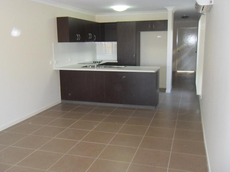 2/30 Daniel  St, Lota QLD 4179