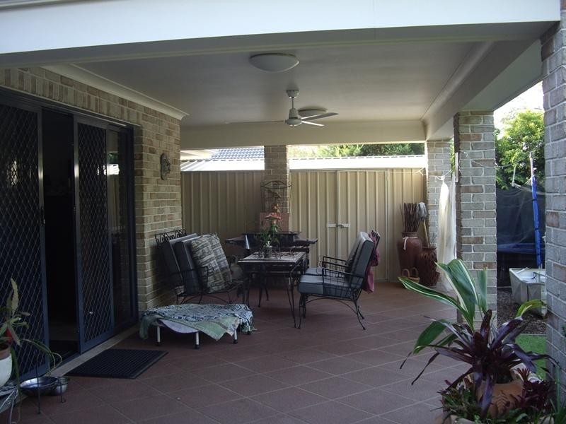 33 Parklink Dr, Redland Bay QLD 4165
