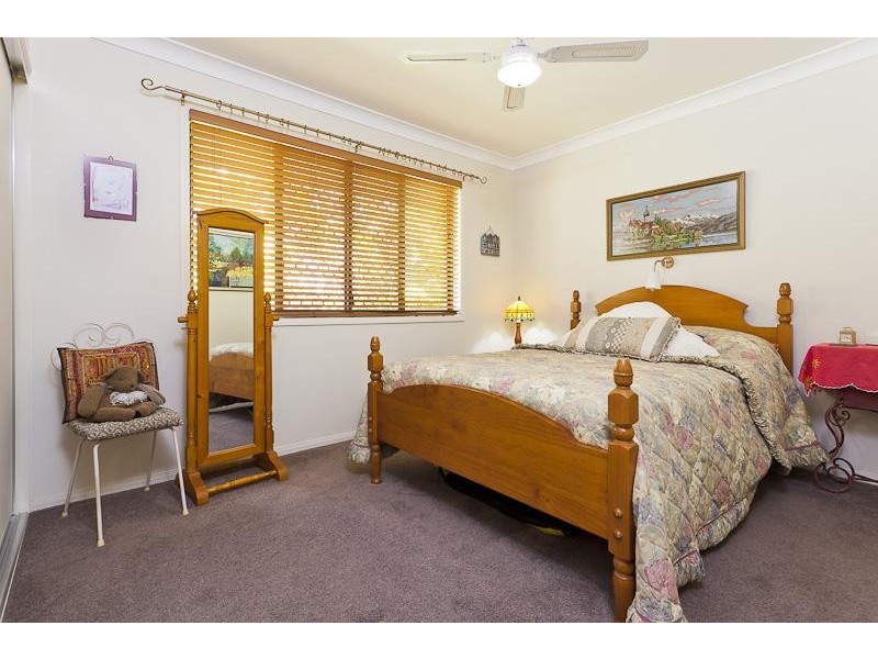 33 Parklink Dr, Redland Bay QLD 4165