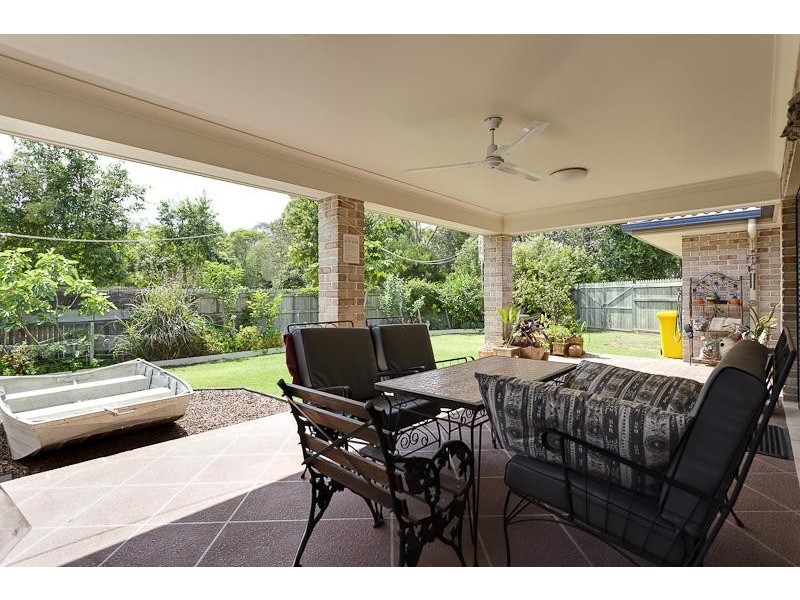 33 Parklink Dr, Redland Bay QLD 4165