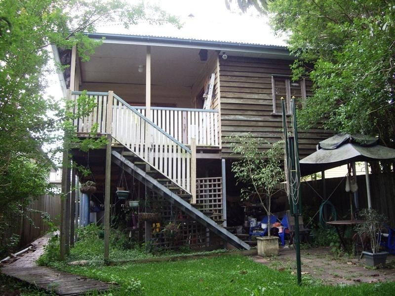 167 Morehead Ave, Norman Park QLD 4170