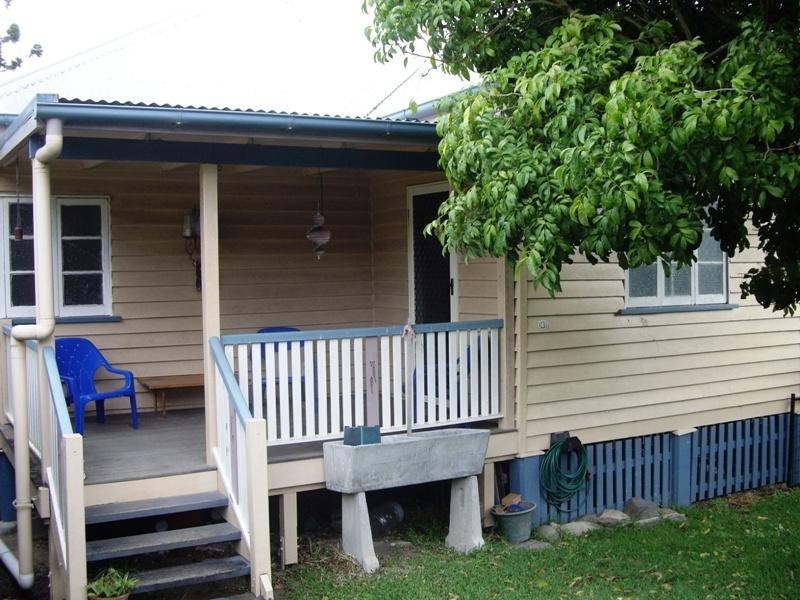 167 Morehead Ave, Norman Park QLD 4170