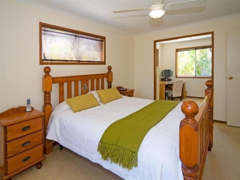 16 Raymore Ct, Carindale QLD 4152