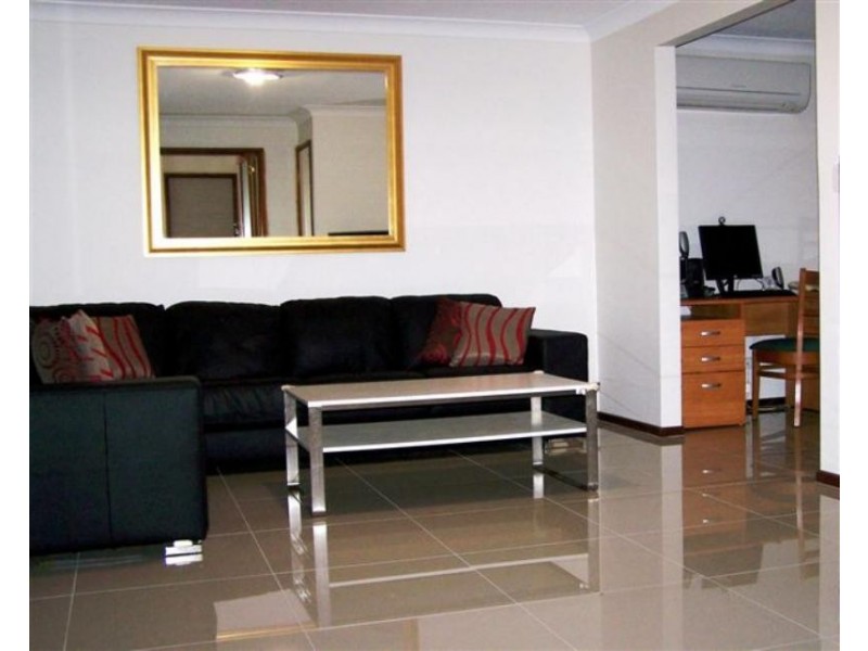 16 Raymore Ct, Carindale QLD 4152