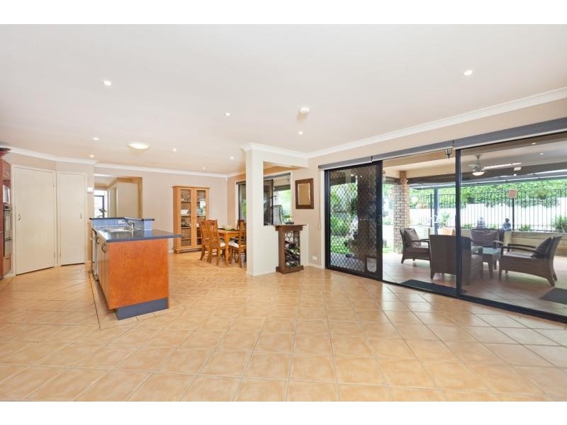 9 Grasmere  Pl, Carindale QLD 4152