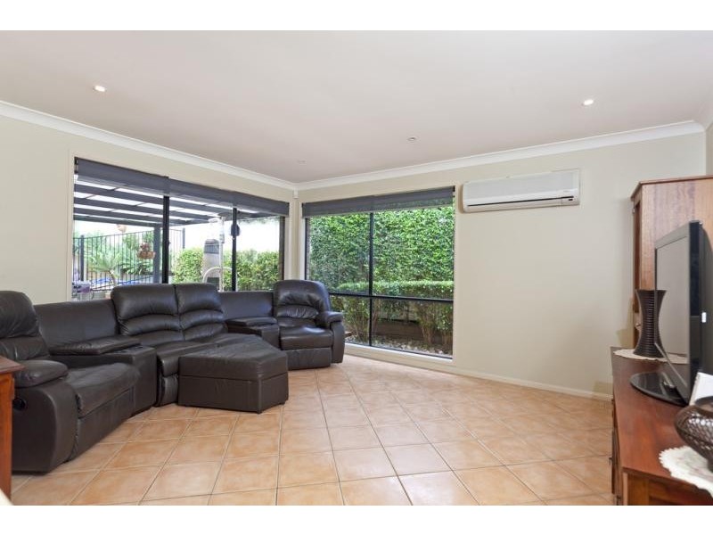 9 Grasmere  Pl, Carindale QLD 4152