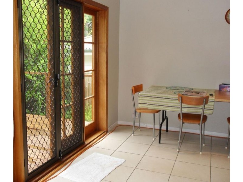 6 Coolcrest St, Wynnum QLD 4178