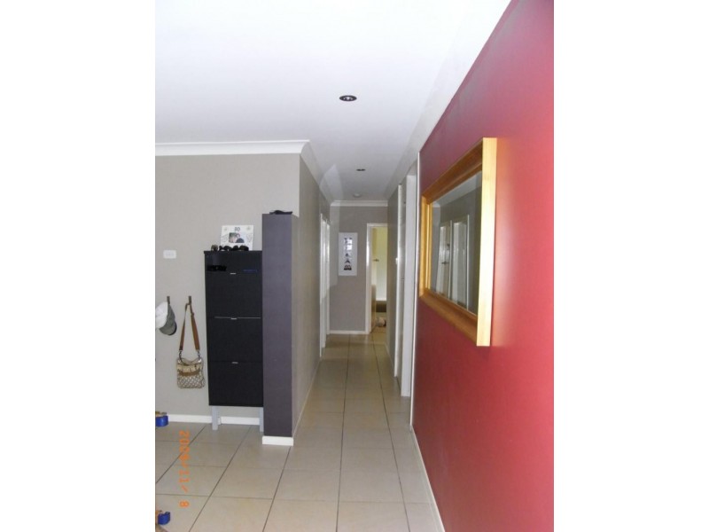 4 Coolcrest St, Wynnum QLD 4178