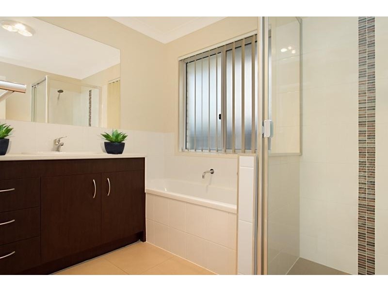 5 Andrew St, Lota QLD 4179